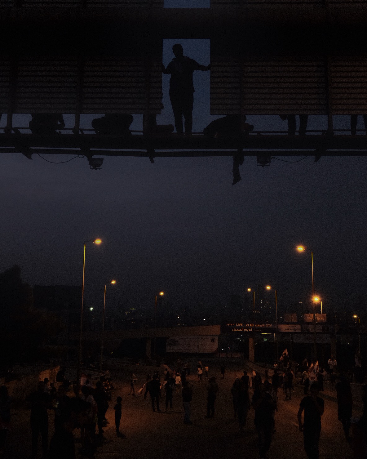 th_cak-00009 Protesters in Baabda Highway. 13 November 2019.